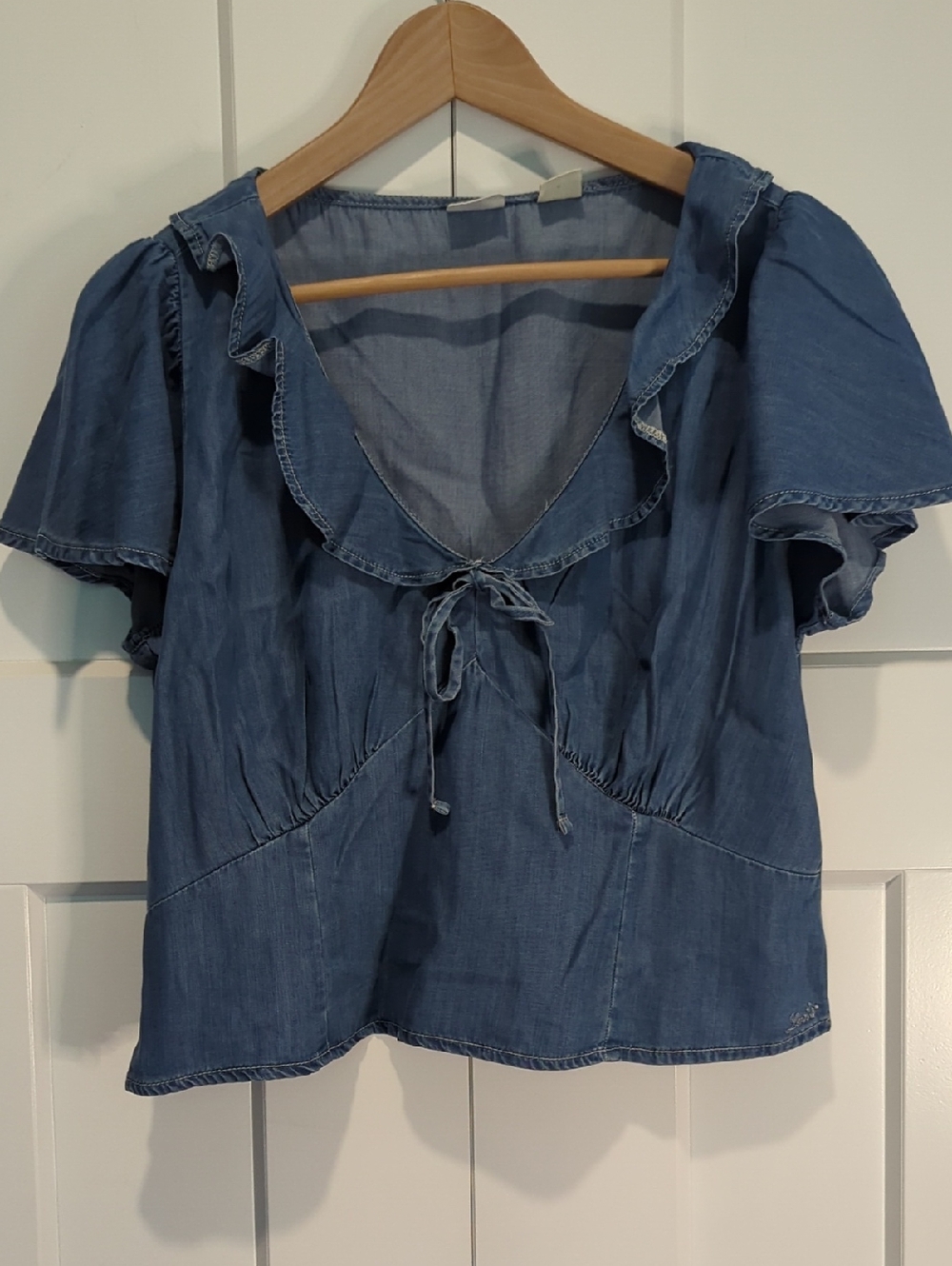 Levis Ruffled Colar Top Size L - Picture 1 of 10